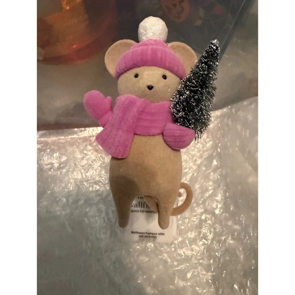 Bath & Body Works Wallflowers Plug Winter Mouse Flocked Pink Scarf